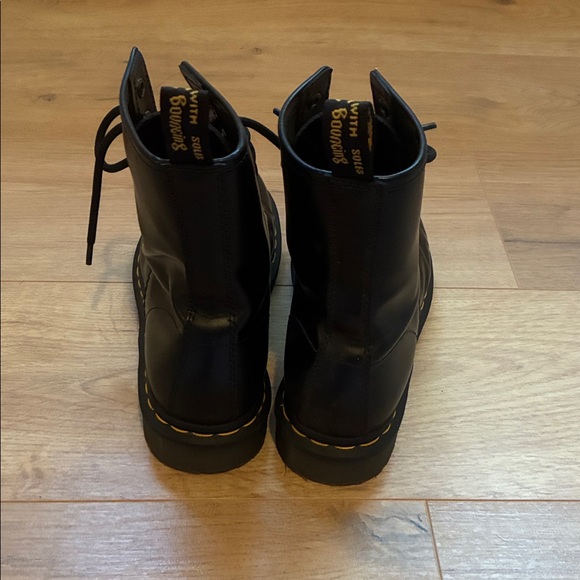 Dr. Martin 8 hole boots - Picture 3 of 5